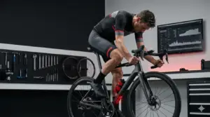 Leia mais sobre o artigo Por que treinar forte o tempo todo pode atrapalhar sua evolução no ciclismo