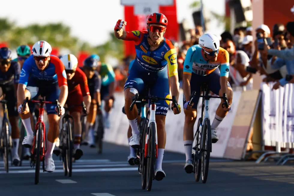 No momento, você está visualizando Etapa 4 UAE Tour 2026: Jonathan Milan vence em Fujairah e mantém disputa geral intacta